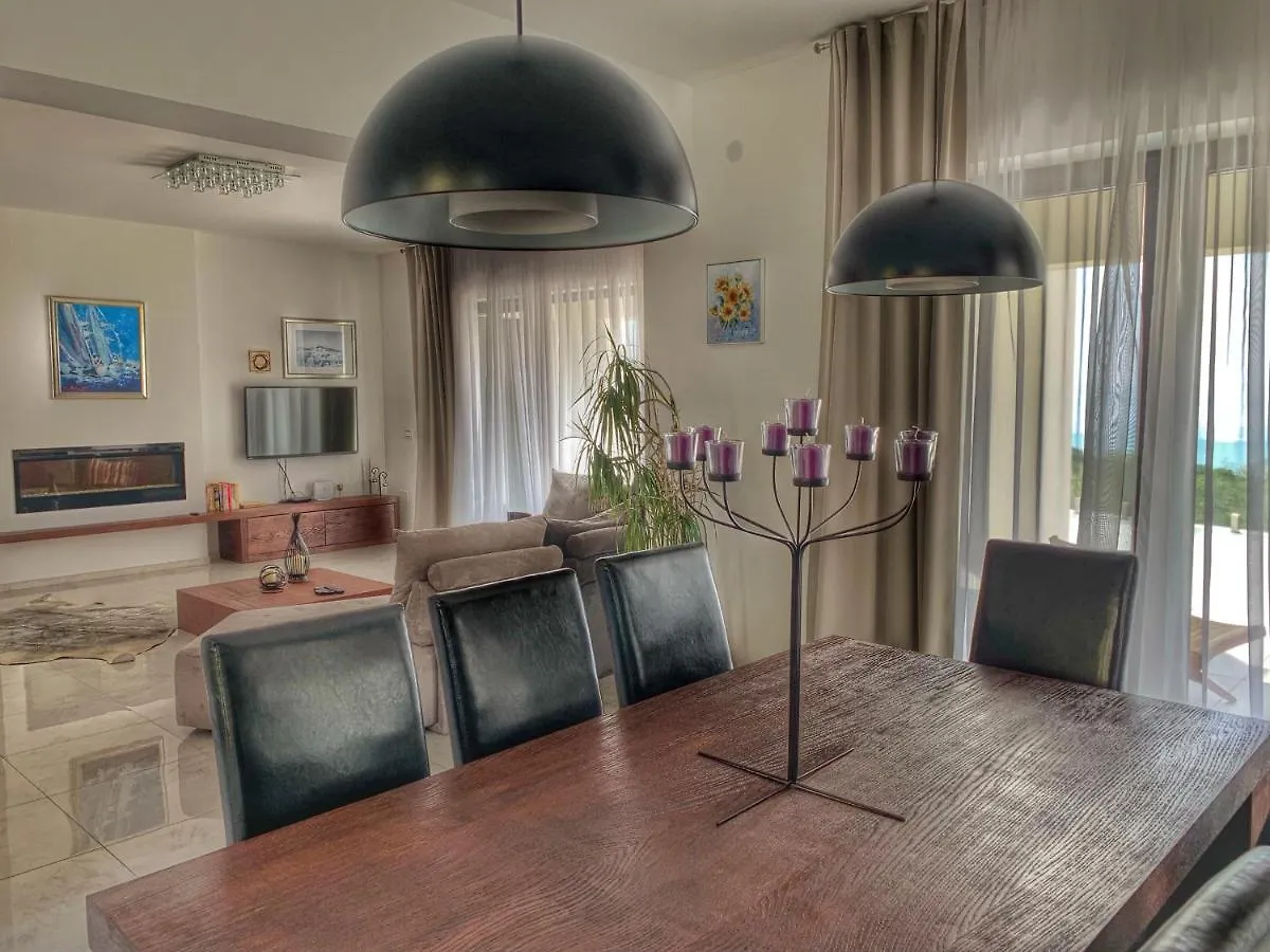 Apartment Flora With Swimming Pool Kastav Kroatien