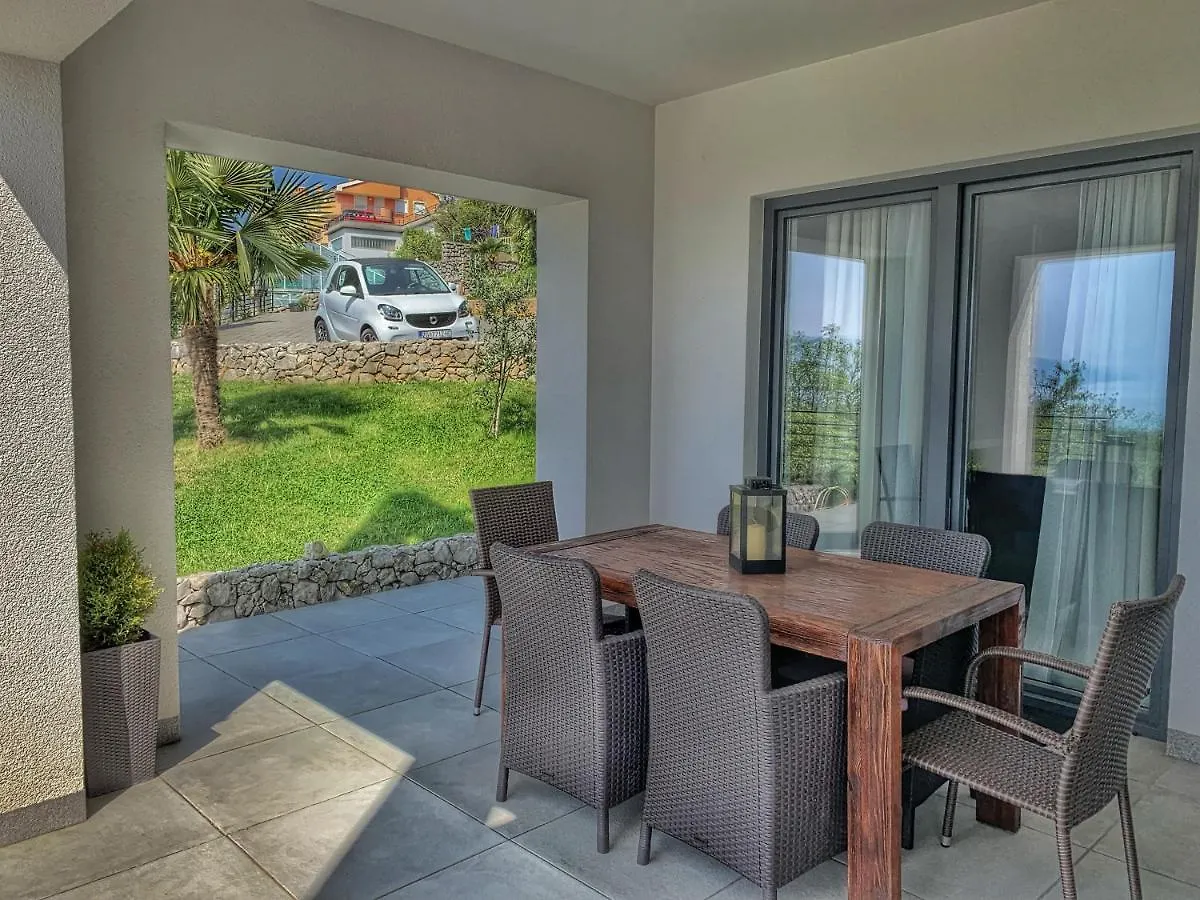 Apartment Flora With Swimming Pool Kastav Kroatien